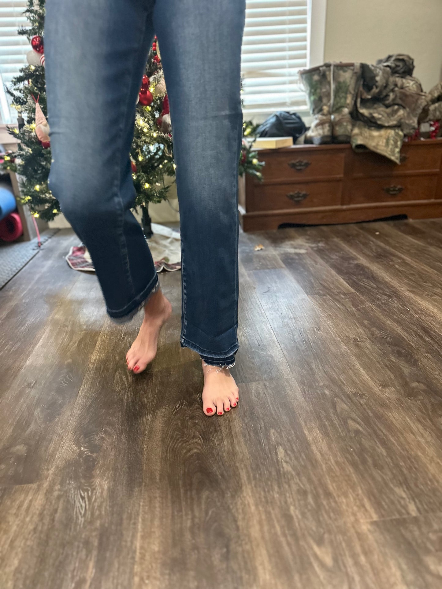 Risen Cuffed Jeans
